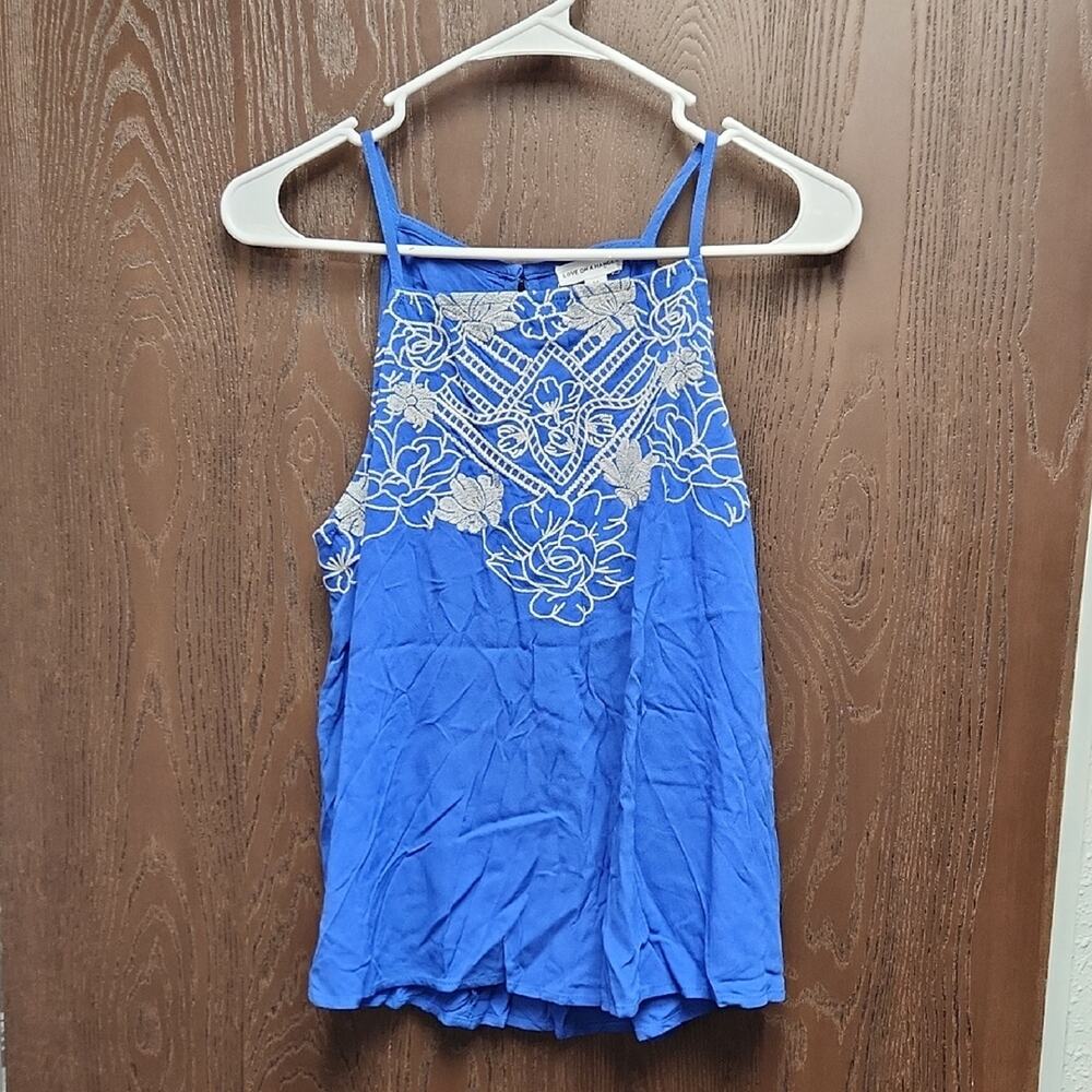 🚨2/$25 or 5/$50🚨Love on a Hanger Royal Blue Top